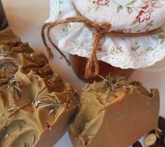 Rozmaringos gyógynövényszappan készítés kurzus – Tanuld meg a teás lúgoldást és gyógynövényolaj készítést!