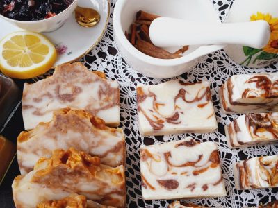 Ínyenc szappanok – Természetes színek, egyenesen a konyhádból