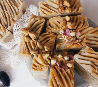 Aranyló mezők, smaragdzöld erdők szappankészítő kurzus – Az annatto aranyos csillogása és a csalán mélyzöld ereje szappanban